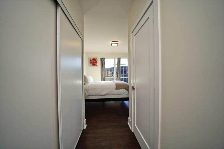 Room 5, Downtown Suite Near Rogers Centre, Toronto