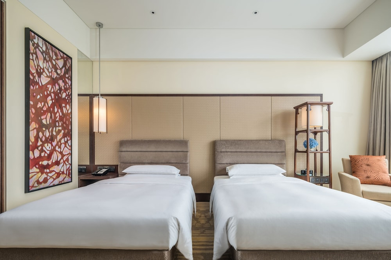 Bedroom 3, Hyatt Regency Qingdao, Qingdao