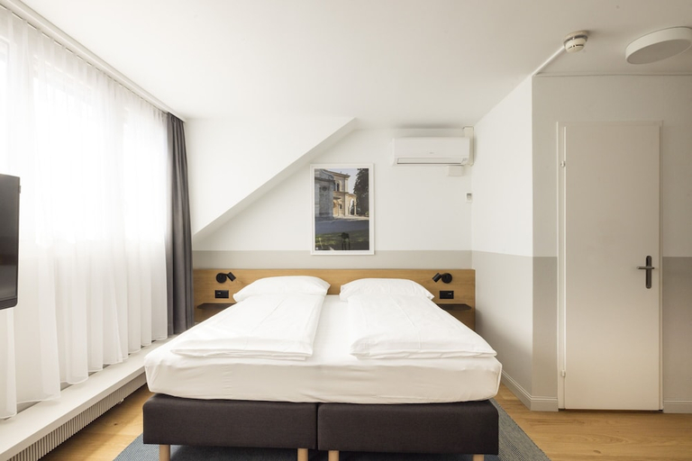 Others 3, Fred Hotel Zurich Hauptbahnhof, Zürich