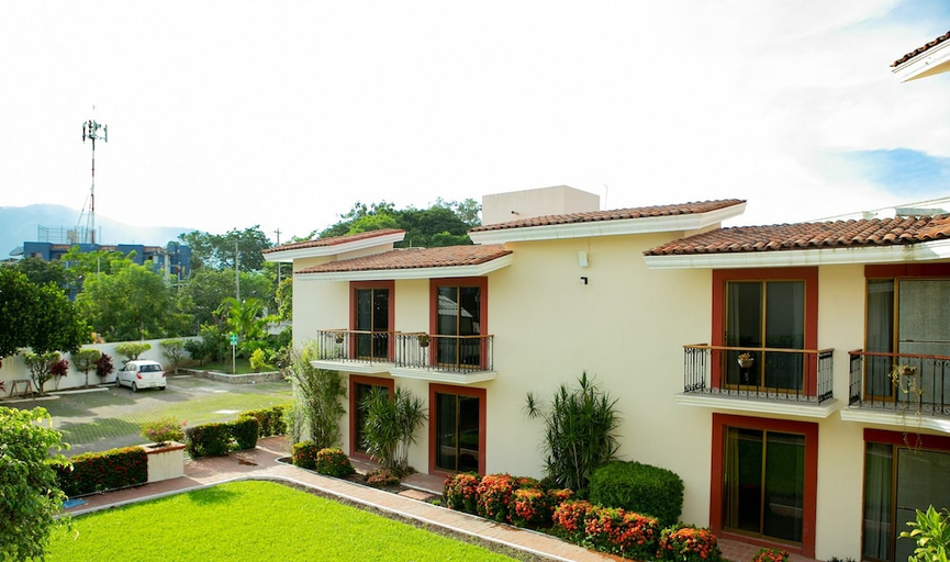 Exterior & Views