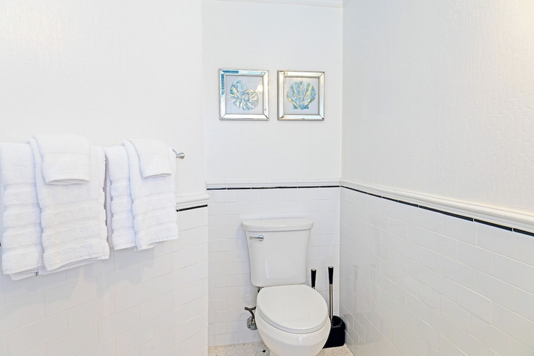Bathroom 3, BytheSea Inn, San Mateo
