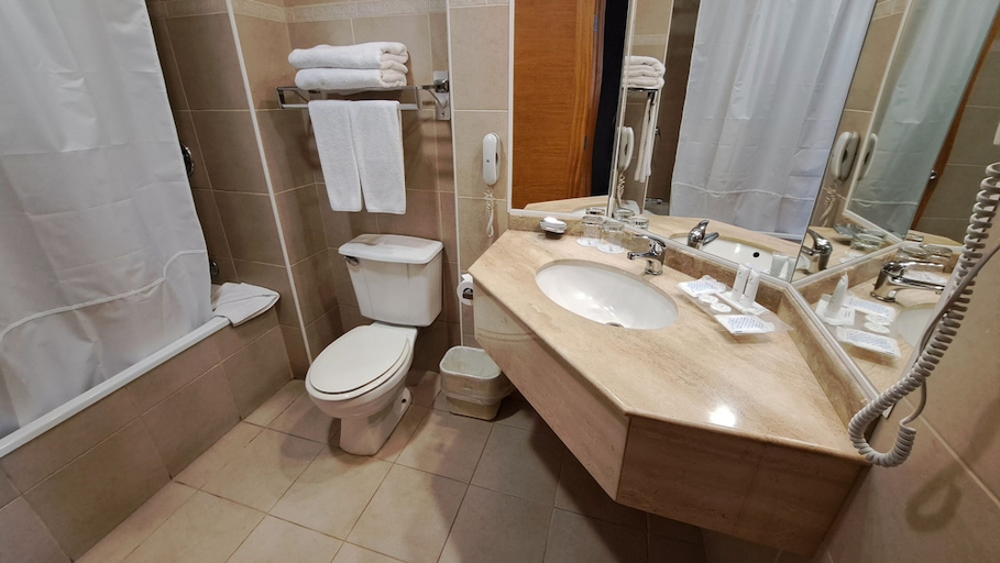 Bathroom 5, Diego de Almagro Puerto Montt, Llanquihue