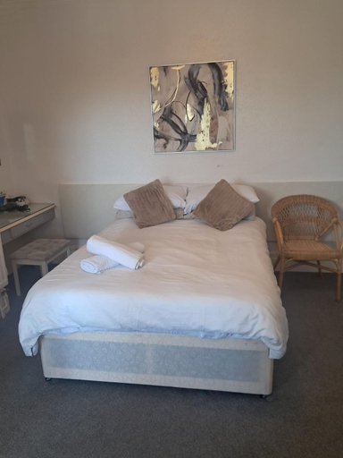 Bedroom 4, The Rising Sun, Newport