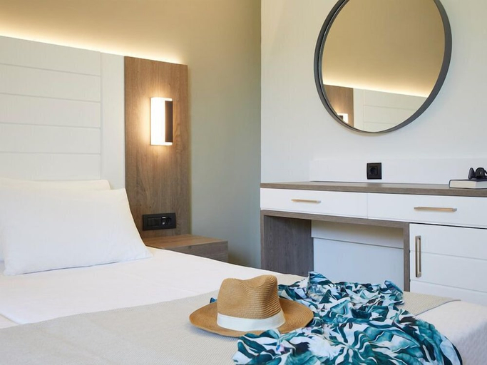 Bedroom 3, Alex Beach, South Aegean
