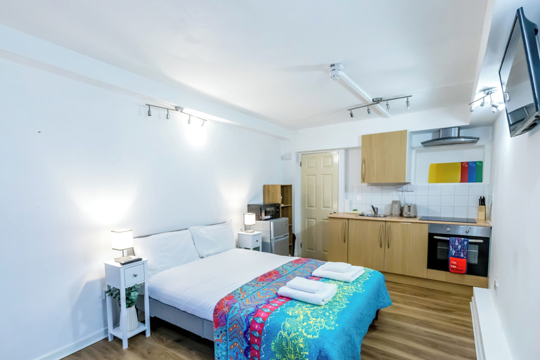 Room 2, Glastonbury - Contactlesscheckin - Free Parking, Somerset