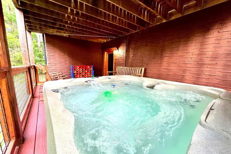 Outdoor spa tub 3, Z - Uncle Buck's Cabin, Sevier
