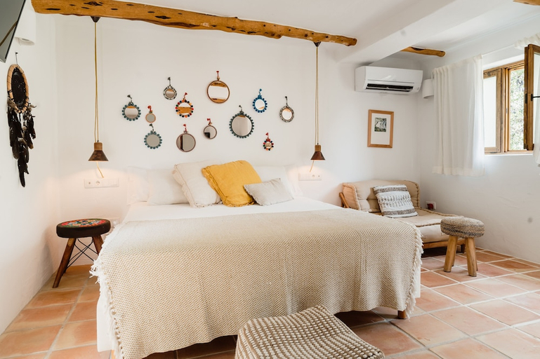Others 3, Chalets Vistabella, Baleares