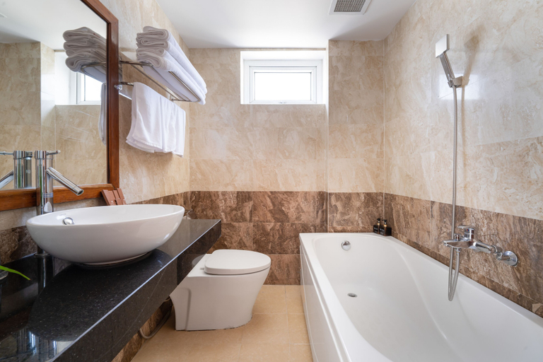 Bathroom 3, Titan Hotel, Da Nang