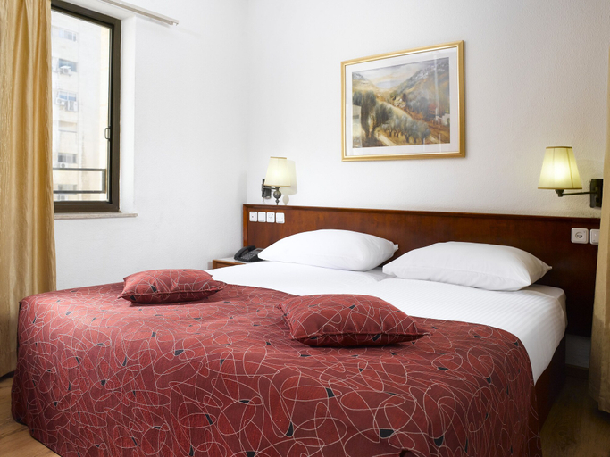 Bedroom 4, Lev Yerushalayim