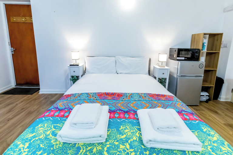 Room 5, Glastonbury - Contactlesscheckin - Free Parking, Somerset