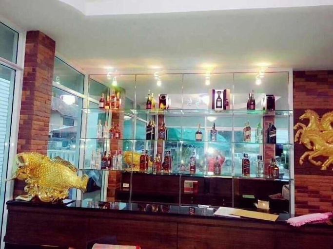 Food & Drinks 3, De-Complex Apartment, Yang Talat