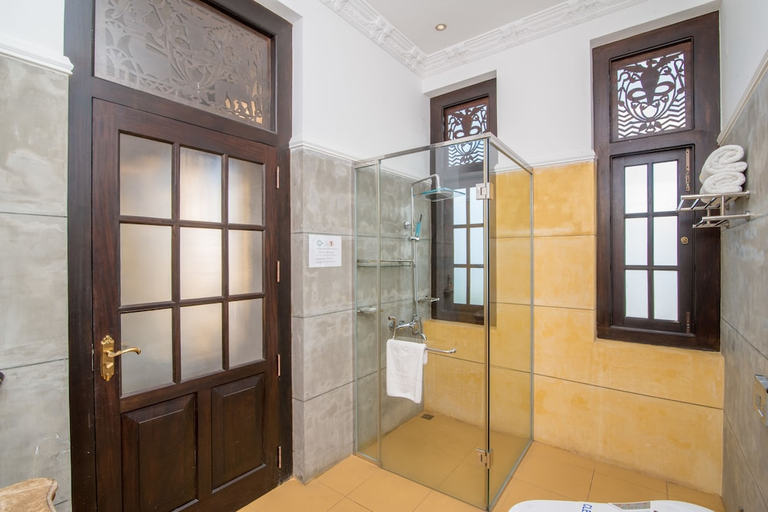 Bathroom 4, Hotel Kabalana, Habaraduwa