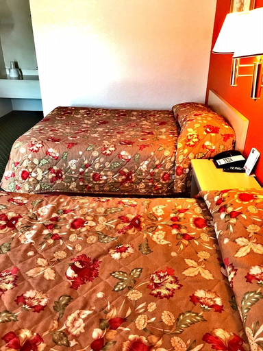 Bedroom 3, Americas Best Inns Moline, Rock Island