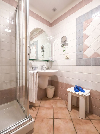 Bathroom 3, Hotel Martino, Potenza