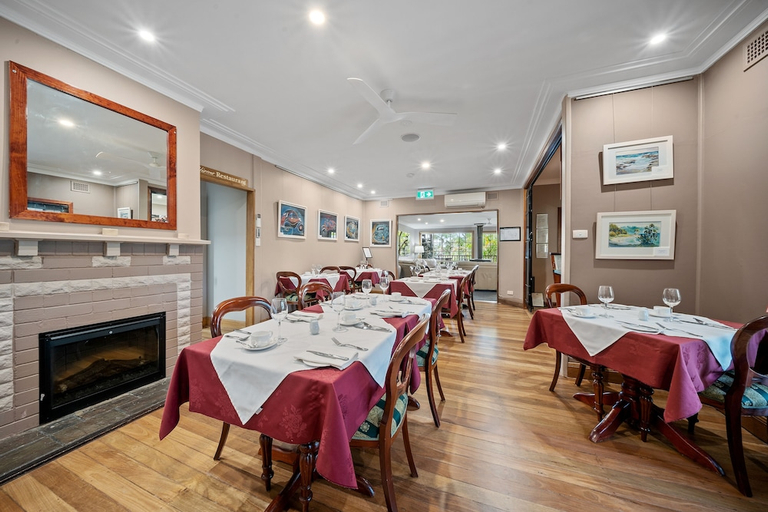 Food & Drinks 5, Oasis Inn Ulladulla - Guest 18 Years and Older, Shoalhaven - Pt B