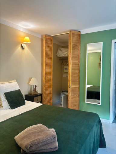 Bedroom 3, La Désirade Chambres d'hôtes en Provence, Bouches-du-Rhône