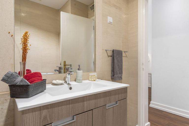 Room 4, CH4 in Lisboa Ciudad, Lisbon
