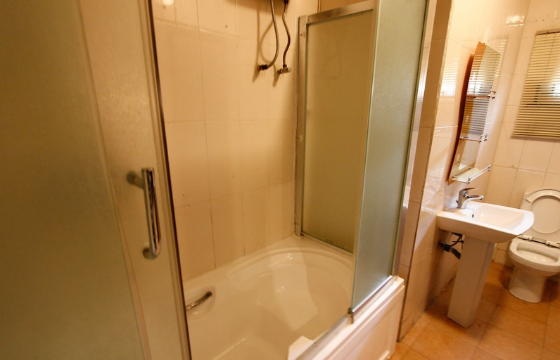 Bathroom 4, The Sanzak Place, Eti-Osa