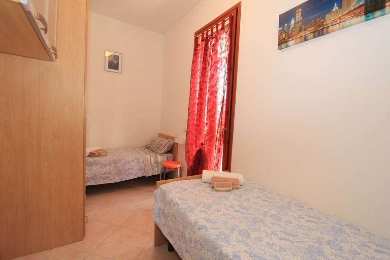 Others 2, Begonia Villas, Ferrara