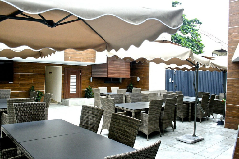 Food & Drinks 4, Scarlet Lodge, Eti-Osa