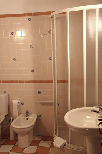 Bathroom 3, Quinta dos Ribeiros, Nisa