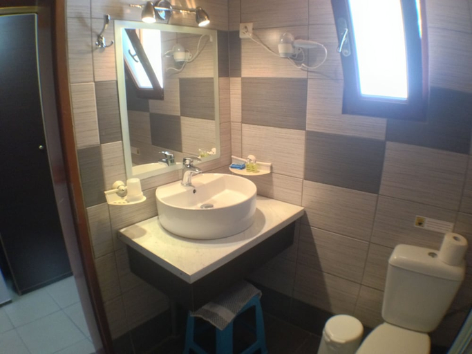 Bathroom 3, Politia Hotel, Ionian Islands
