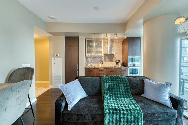 Others 4, Applewood Suites - West Queen West Loft, Toronto