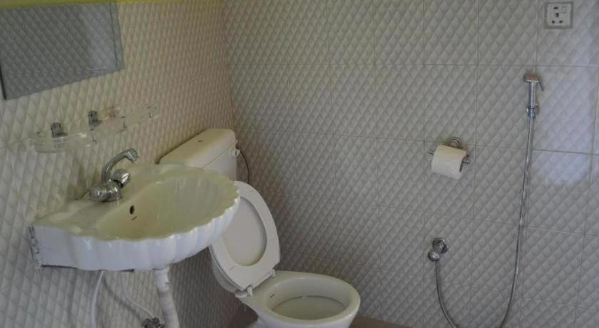 Bathroom 3, Mystique Highland Resort, Gandaki