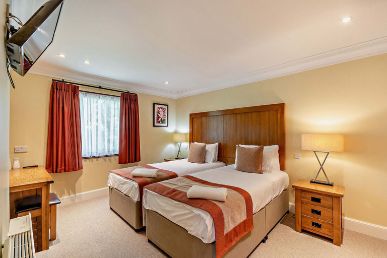 Room 3, Host Stay 12 Belton Woods, Lincolnshire