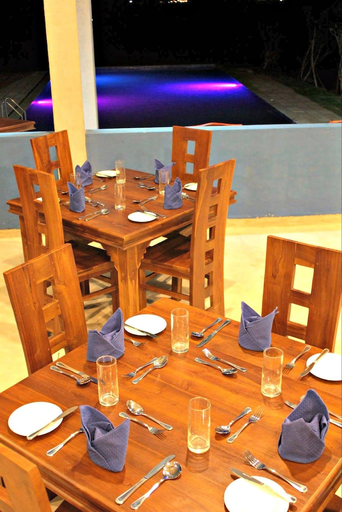 Food & Drinks 5, Rho Sigiriya, Dambulla