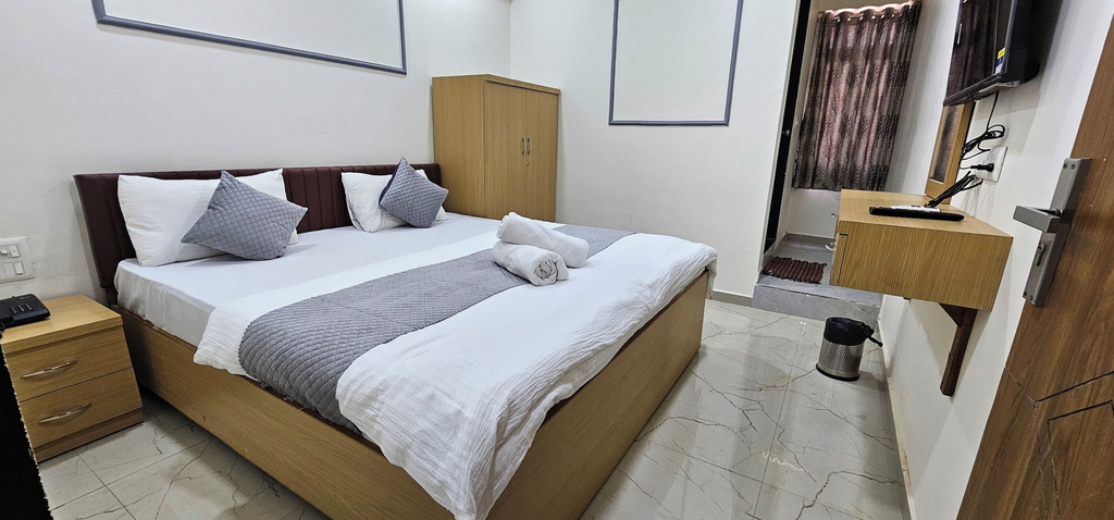 Room 3, HOTEL APEX INN, Kheda