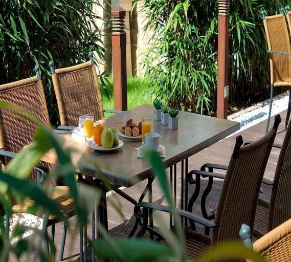 Food & Drinks 4, Hotel De l'Abbaye / AM Klouschter, Remich