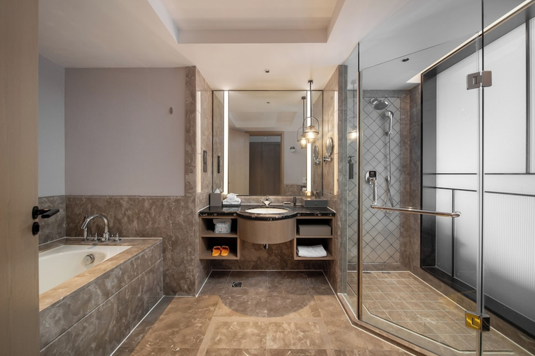 Bathroom 5, Sheraton Jiujiang, Jiujiang