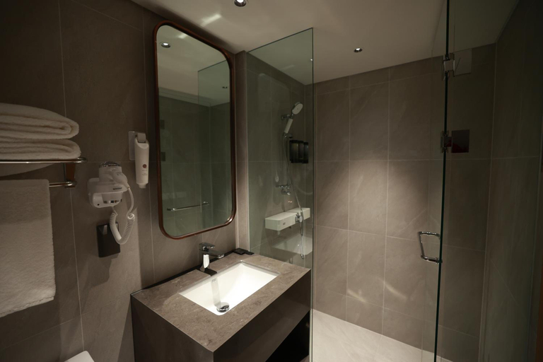 Bathroom 3, Incheon Airport Transit Hotel (Terminal 1), Jung