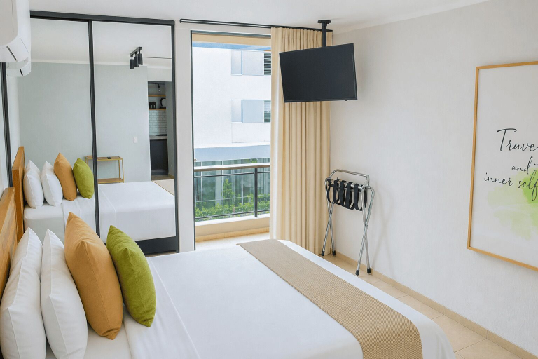 Bedroom 3, Naia Hotel Miraflores, Lima
