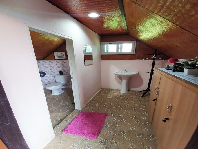 Bathroom 3, Banphu Montalang Resort, Muang Mae Hong Son