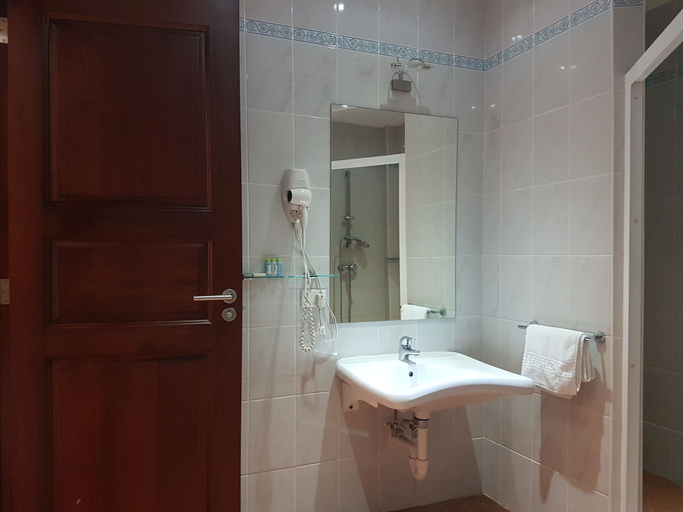 Bathroom 3, RDG Hotel, Managua