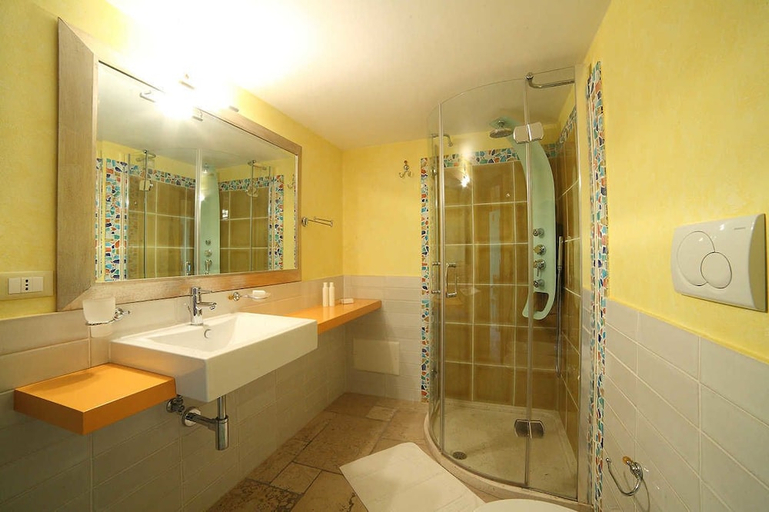 Bathroom 4, Monteforte Resort, Lecce