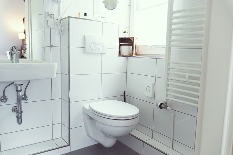 Bathroom 3, LIEBLINGSPLATZ, MEIN BERGHOTEL, Goslar