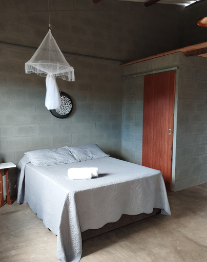Room 4, Chales MJR, Touros