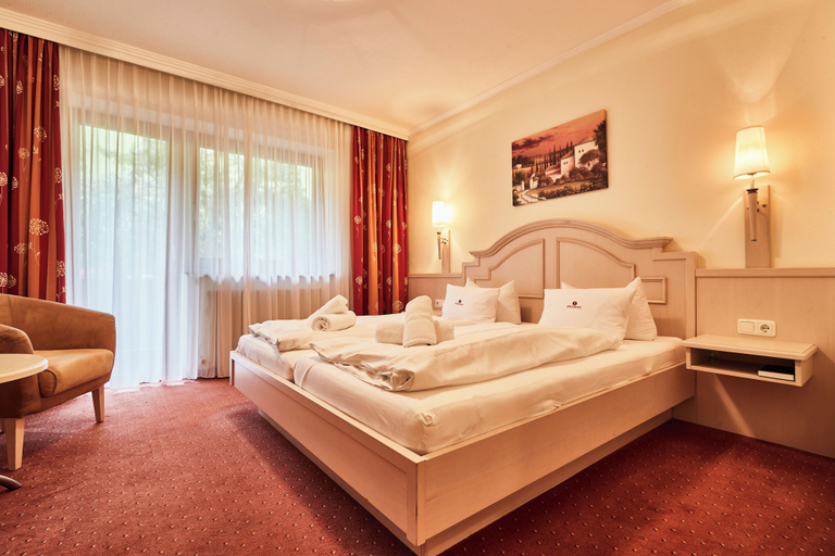 Bedroom 2, Ferienhotel Jörglerhof, Schwaz