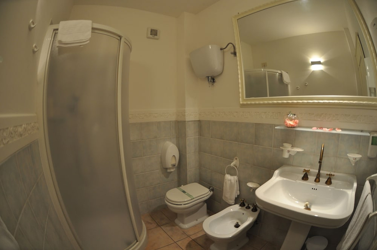 Bathroom 3, Carpediem Assisi Living Club, Perugia