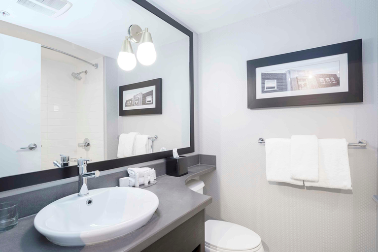Bathroom 4, Sandman Signature Prince George Hotel, Fraser-Fort George