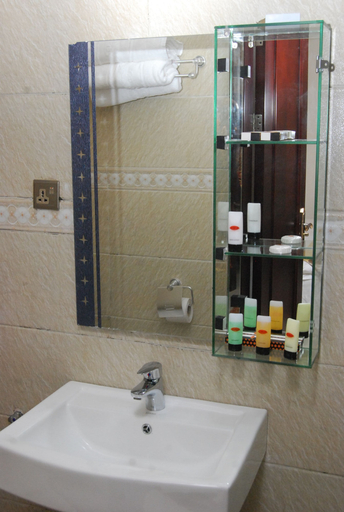 Bathroom 3, Grandbee Apartment And Residence, Kosofe