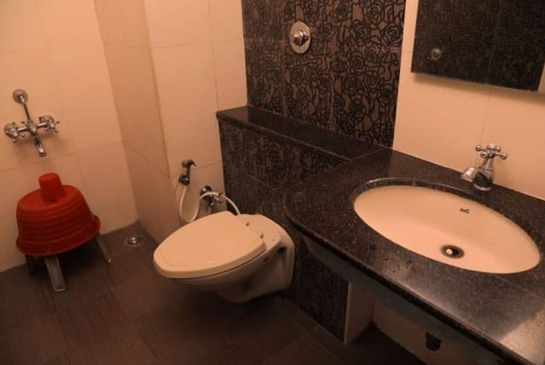 Bathroom 4, Krishna INN, Chennai