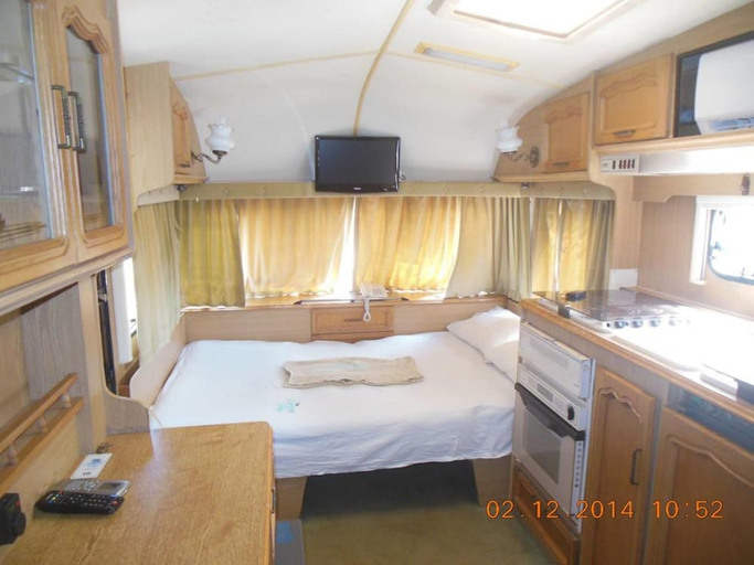 Bedroom 2, yala caravan village, Thissamaharama