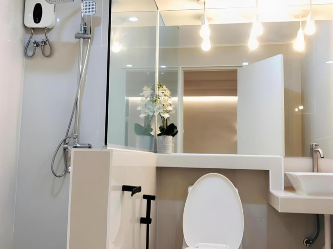 Bathroom 5, Grand Astoria Hotel, Zamboanga City