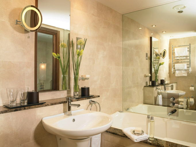 Bathroom 5, The Maritime Hotel