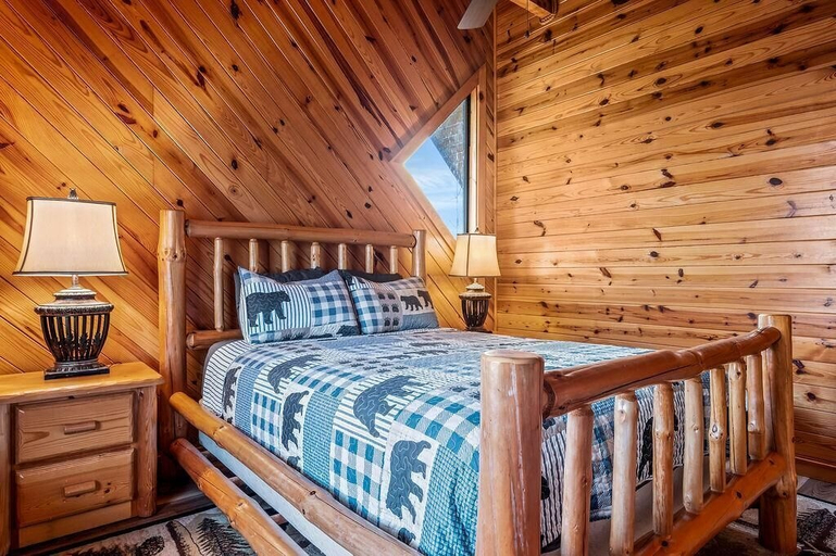Room 3, Park's Edge, Sevier