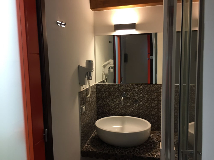 Bathroom 5, Locanda Al Moro, Agrigento